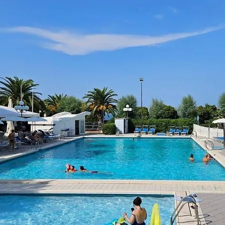 公寓 Playa Degli Angeli Grecale
