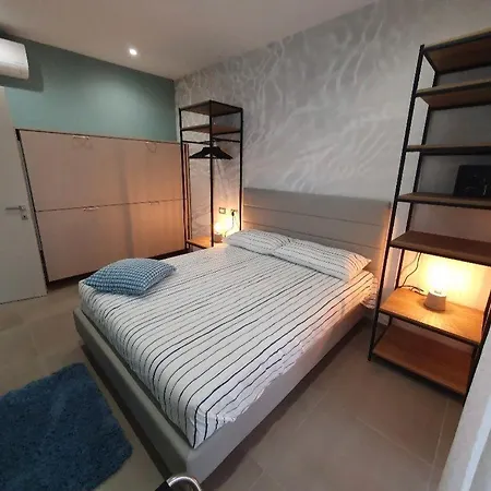 Playa Degli Angeli Grecale Apartamento